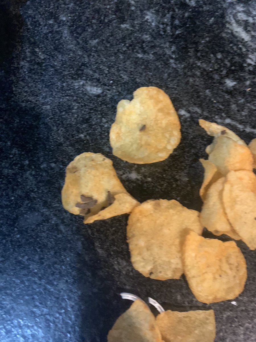 Sebasmtzc19's tweet photo. @BarcelMx Que perro asco encontrar que tu bolsa de chips jalapeño viene con popo de rata o lo que sea que es, esto deja ver la falta de higiene por parte de @BarcelMx https://t.co/eC9hv4xB4P