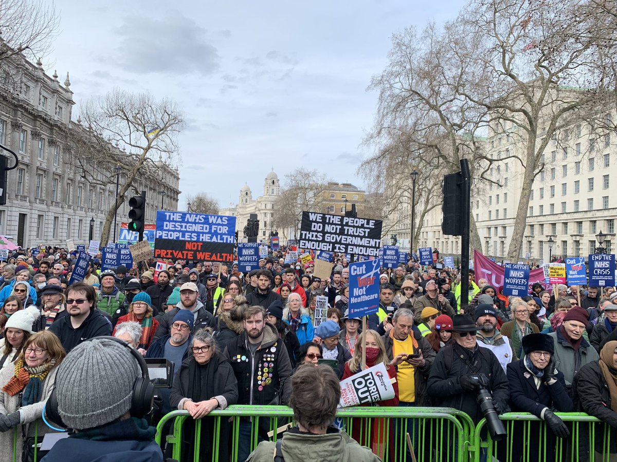 khalidm722's tweet photo. Doing my bit to try and stop the privatisation of the #NHS at yesterdays HUGE march in central London. Well done to everyone, especially those who travelled long distance to show support, and to the organisers.
#NHSSOS
#NHSMarch
#NHSPrivatisation https://t.co/hCyDfRqUJD