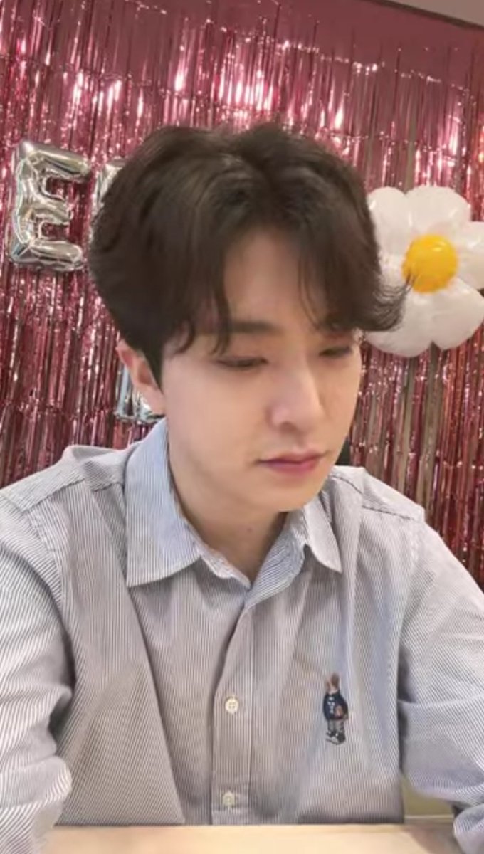 Annylycan's tweet photo. จ้องแล้วน๊า~~~ ขอคนละ 1 รี+ 3 เมนชั่นกันหน่อยครับ 😁😁😂😅🌻🦦🌙💚

ERRRDAY OUT NOW
#ErrrDay_With_Youngjae https://t.co/nIwXDwvMpk
