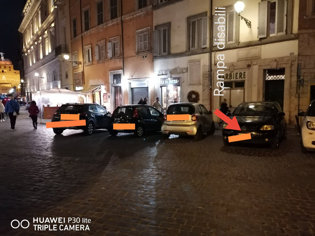 flappa64's tweet photo. @PLRomaCapitale, @romafaschifo area pedonale via del Banco di Santo Spirito sabato 11 marzo ore 21 parcheggio selvaggio anche davanti a rampa per disabili!!
Facciamola finita con la tolleranza!! Stop al #parcheggioselvaggio https://t.co/oSaPjwDWvv