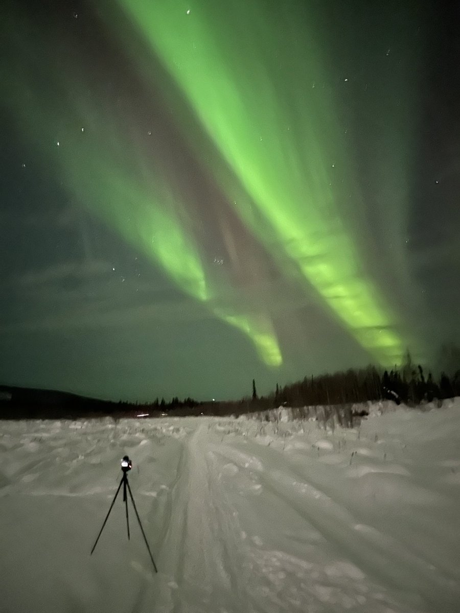 RT @Vincent_Ledvina: The skies are on fire here in Fairbanks! https://t.co/RjniZGuuW8