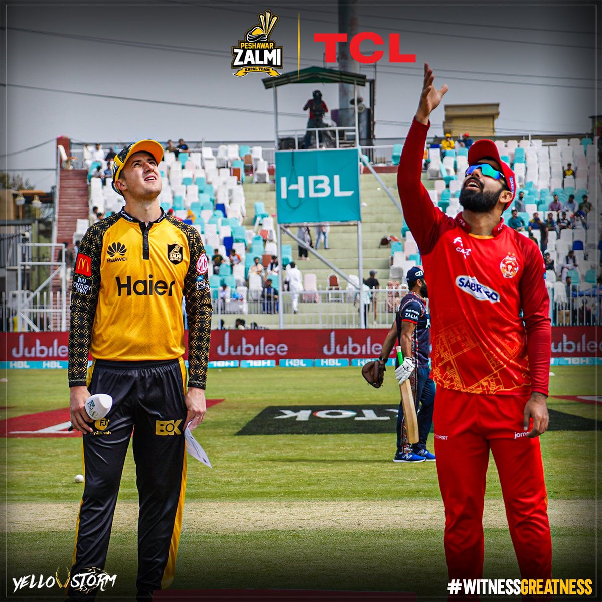 PeshawarZalmi's tweet photo. Toss update by @TCLPak 

Peshawar Zalmi is batting first 🏏

Score Predictions ?🤔

#Zalmi #YellowStorm #ZKingdom #ZalmiRaalal #HBLPSL8 #ZalmiDeluxe #IUvsPZ https://t.co/0lzCwinMIT