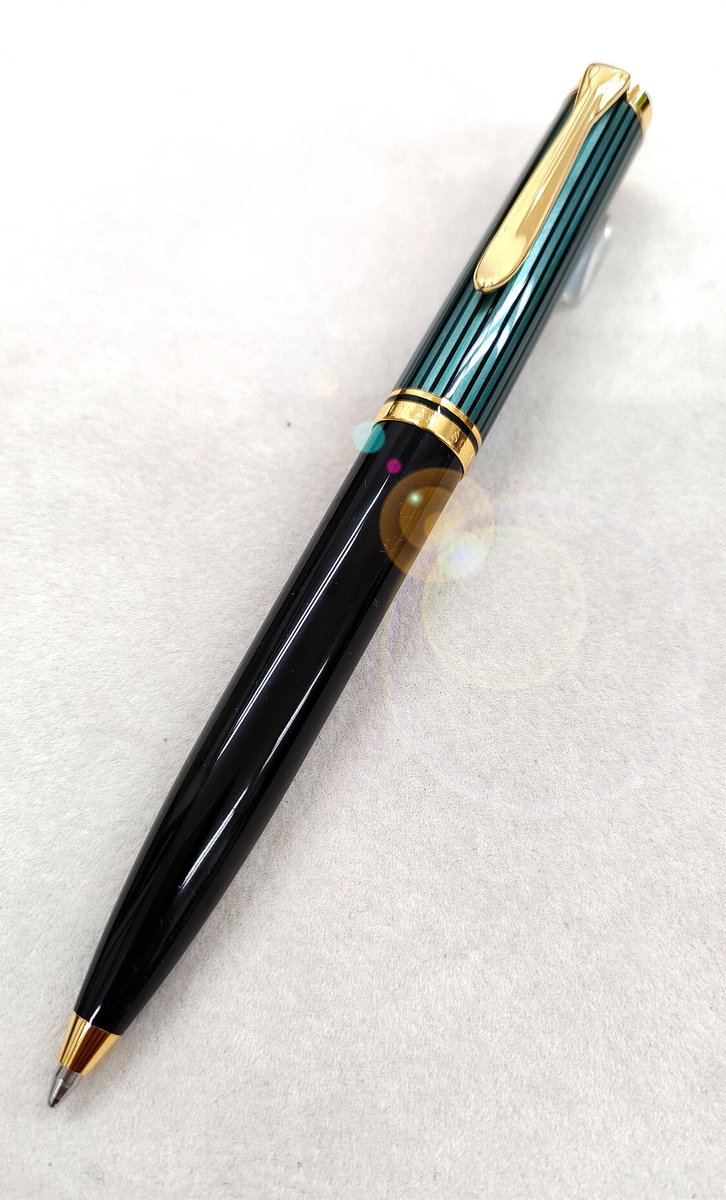 penshop_raku's tweet photo. PelikanスーベレーンのK600ボールペン入荷💕 ボールペン嫌いの爺ではありますが、コレすごい好きなんですよ😍 ギフトにいかがでしょうか😎 #Pelikan #スーベレーン #K600 https://t.co/Rwn4n28k7f
