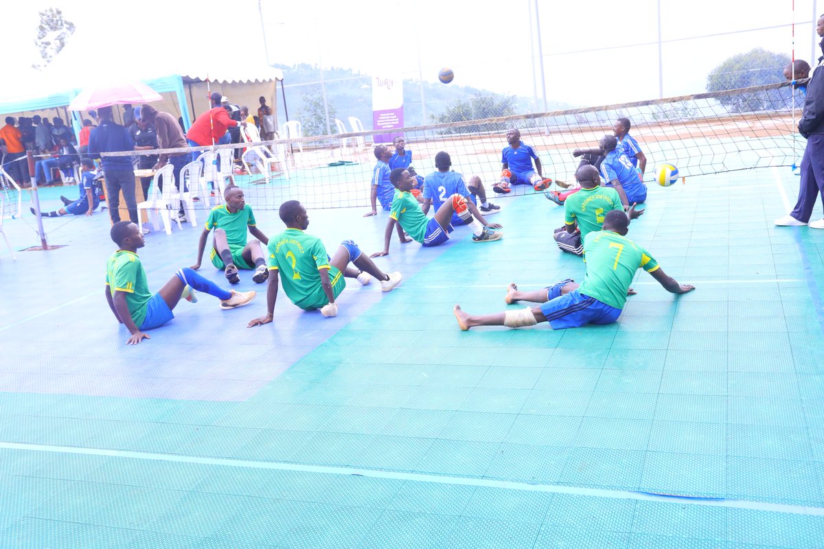 KayonzaDistrict's tweet photo. #Nonaha  Mu cyiciro cya gatatu cya championnant ya sitting Volleyball iri kubera mu @GicumbiDistrict, Kayonza sitting Volley  imaze  gutsinda akarere ka Ngoma sitting volley ball 2-1.
Muyindi mikino yabaye 

Kayonza- Muhanga ( 2-1)
Kayonza-Gatsibo (2-0) https://t.co/G6xYU5lctl