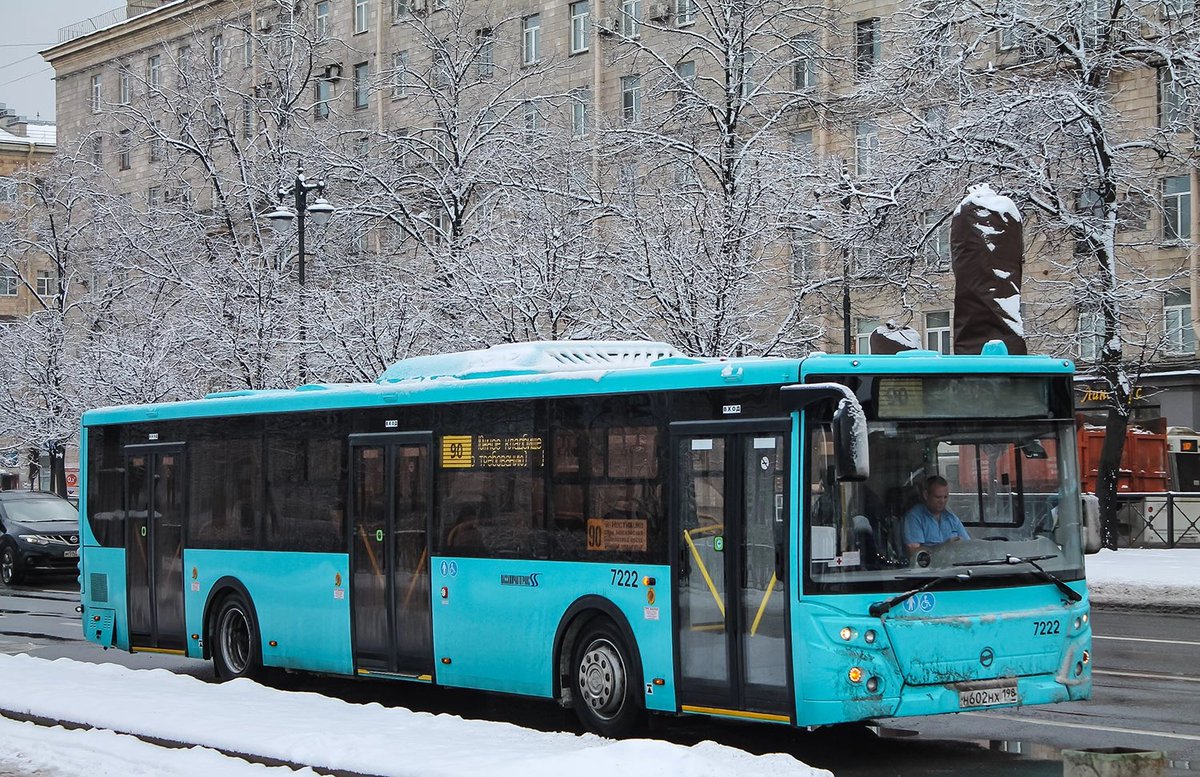 TransportSpb's tweet photo. Новые автобусы модели ЛиАЗ-5292.65 "Пассажиравтотранс" на различных маршрутах Петербурга в фотокадрах местных транспортных фотграфов.

Фото: Кирилл Юрьев, Сергей Ревин https://t.co/eWaJCyMcUO