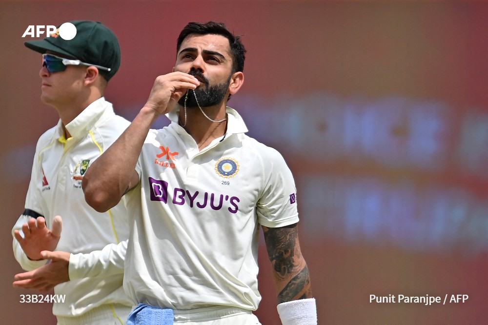 Virat Kohli hit his first Test century since November 2019 to steer India to 472-5 and minimise their chances of a loss in the fourth Test against Australia on Sunday ➡️ u.afp.com/ihhb #AFPSports #INDvAUS