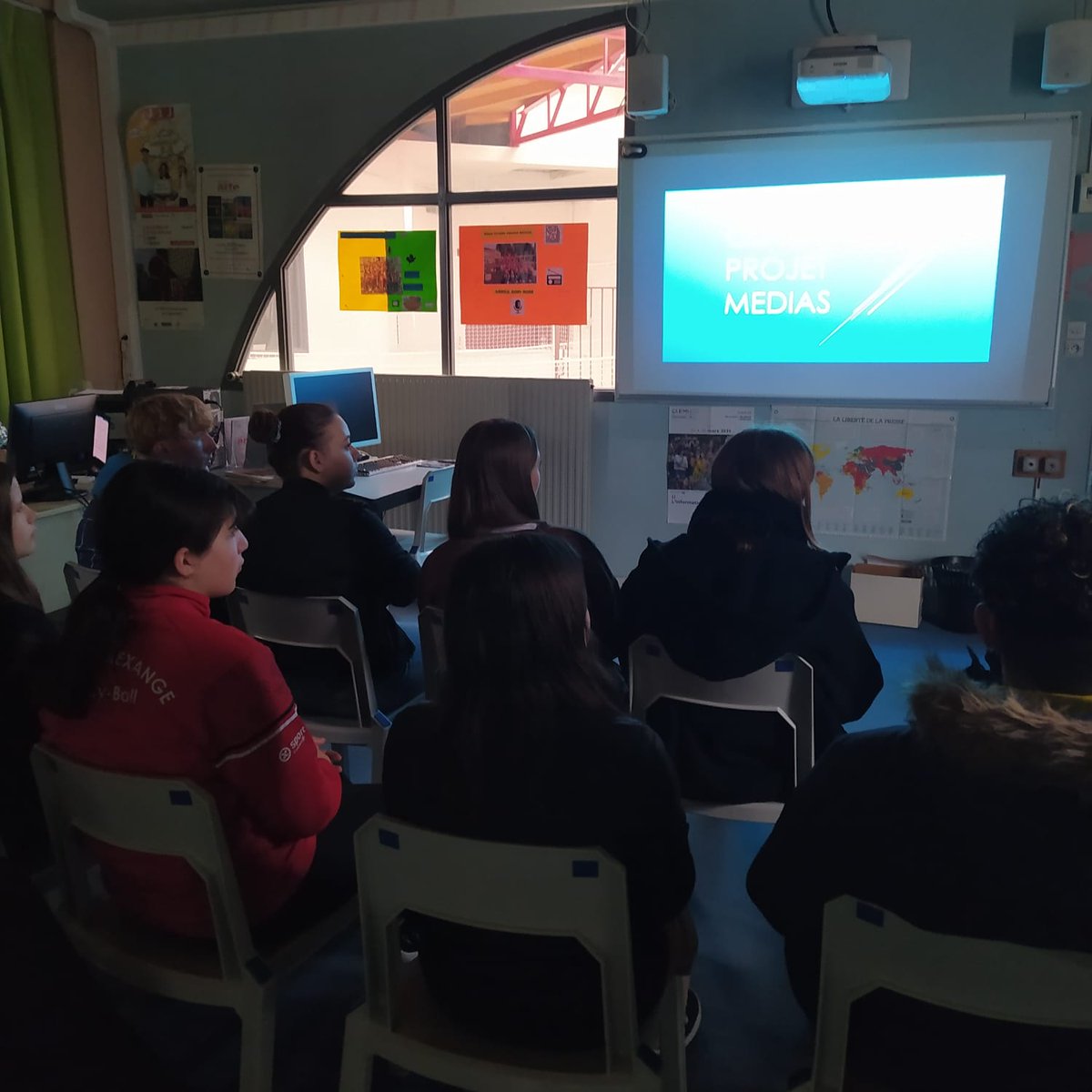MousseyBata's tweet photo. Entre la découverte des options telles que #classemedia et #sectioneuro et la visite de l'internat, les élèves de 3e ont bien apprécié le @CVL_C_Hermite ! https://t.co/Fw0GmHFcU4