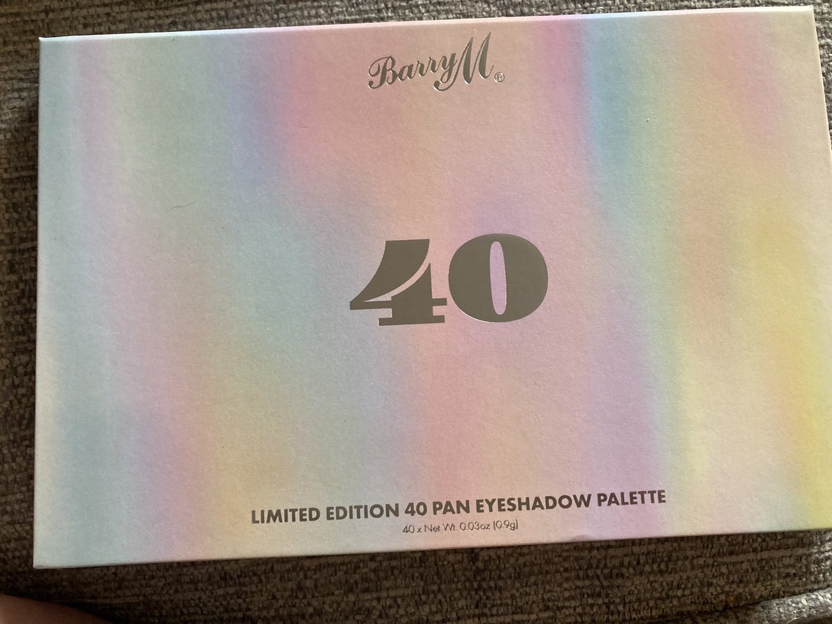 AngieH1980's tweet image. How gorgeous is this eyeshadow palette from #BarryM