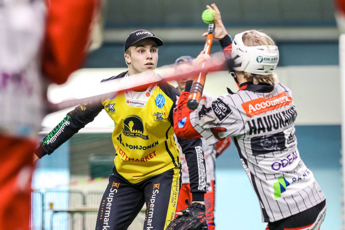 puijonpesis's tweet photo. PuPe jatkaa voittamattomana tänä hallikautena 🔥

Halliturnauksessa kaatuivat KPL sekä Jyväskylän Lohi 💪🏼 Ohessa kuvatunnelmia myöhäisillan kamppailusta Lohea vastaan!

📷: @airaksinenphoto 

#PuijonPesis #Ykköspesis #Pesis https://t.co/iP2NMUftgo
