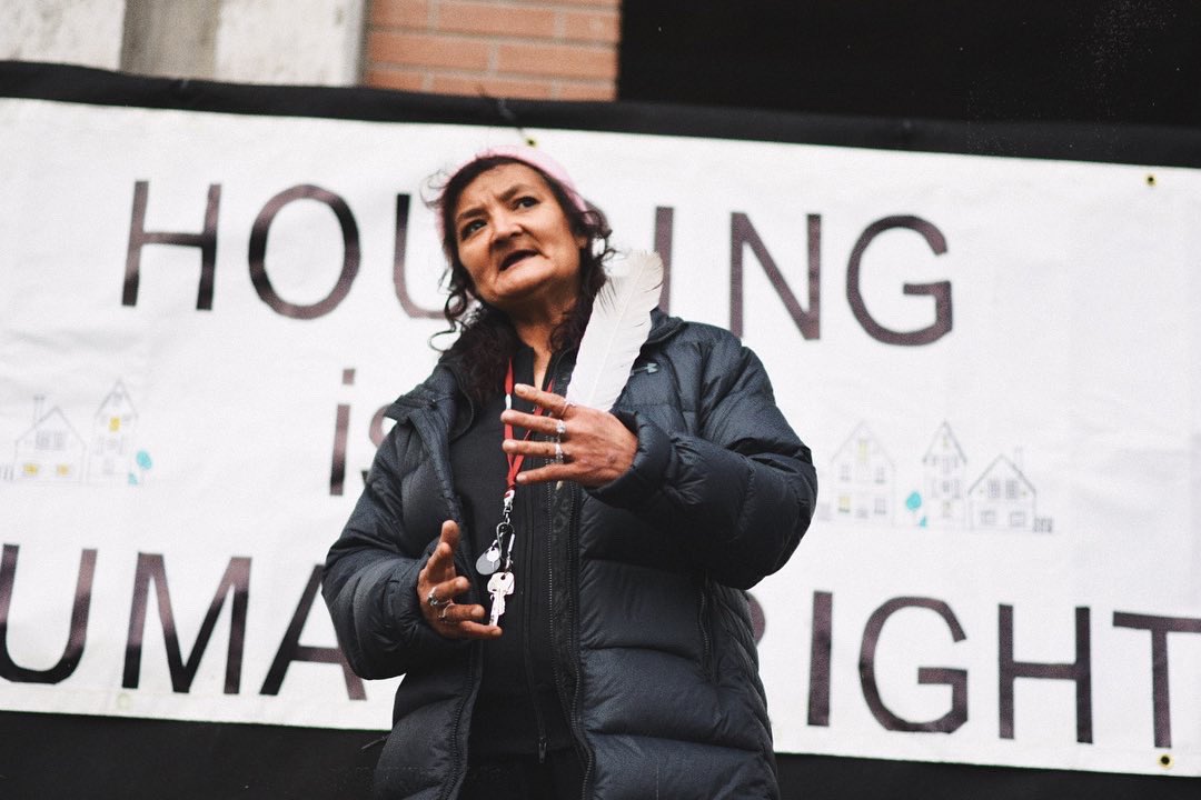 mikegraemephoto's tweet photo. On Friday, March 11, the @TheBackPackPro1 hosted a Rally for Unhoused Neighbours in Lekwungen Territory, where speakers called for the City of Victoria to stop displacing, traumatizing, arresting, and stealing the property of unhoused folks. 1/7

#yyj #housingisahumanright https://t.co/76StiBjgjH
