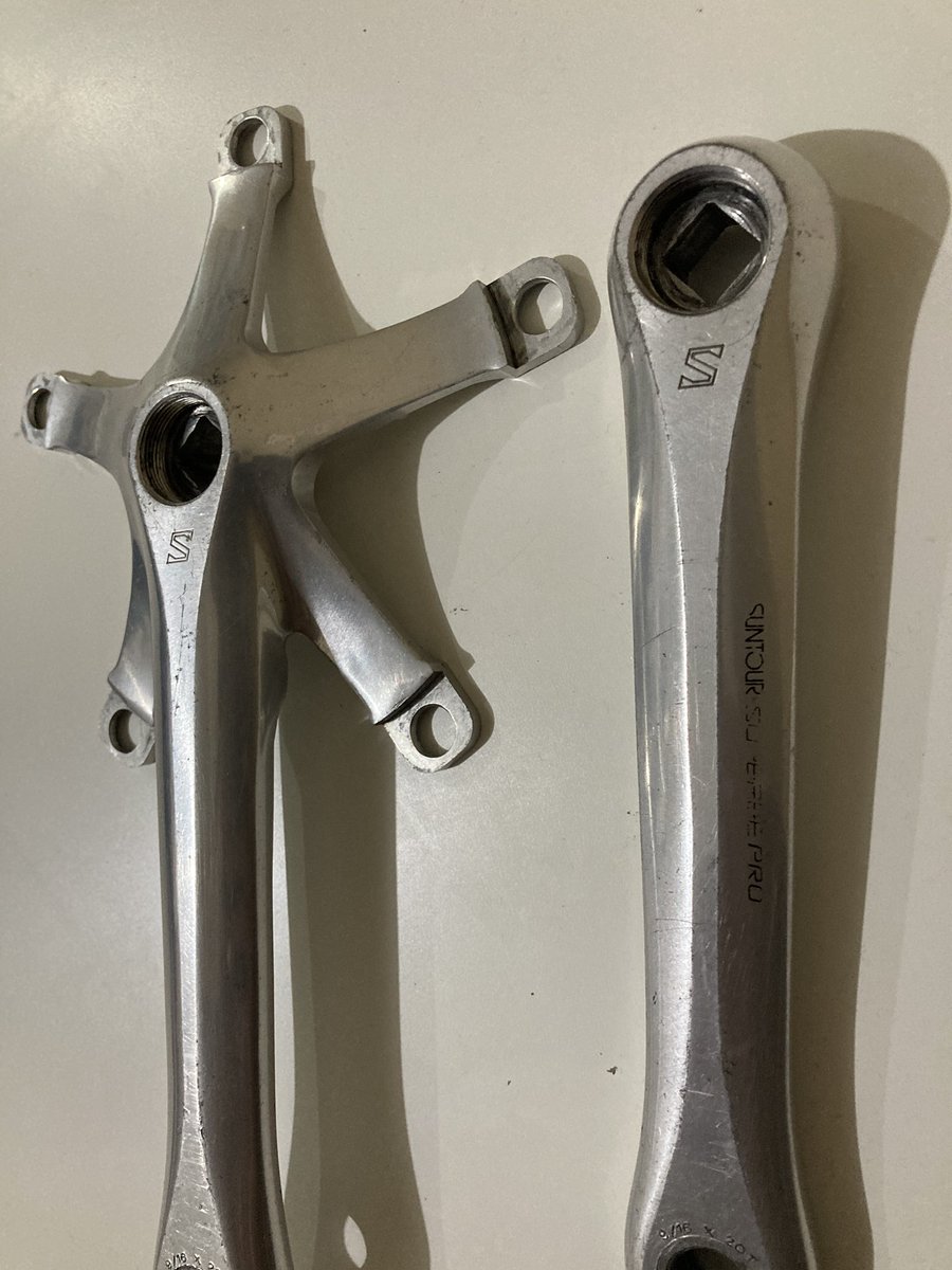 NaufalRmy's tweet photo. WTS Crank arm Suntour Superbe NJS 170mm, drat aman. Minus lecet pemakaian dan tidak ada chainbolt. 2.500k contact 081219554175 #fnfjb https://t.co/CfgPIseItm
