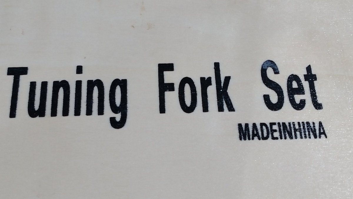 uo_4351's tweet image. #リサイクルショップ三喜 に行ったら、まだあったので買ってきた。これではチューニングしないけど(´・ω・｀)

#tuningforkset
#チューニングフォークセット
#音叉
#MADEINIHNA #Cは？