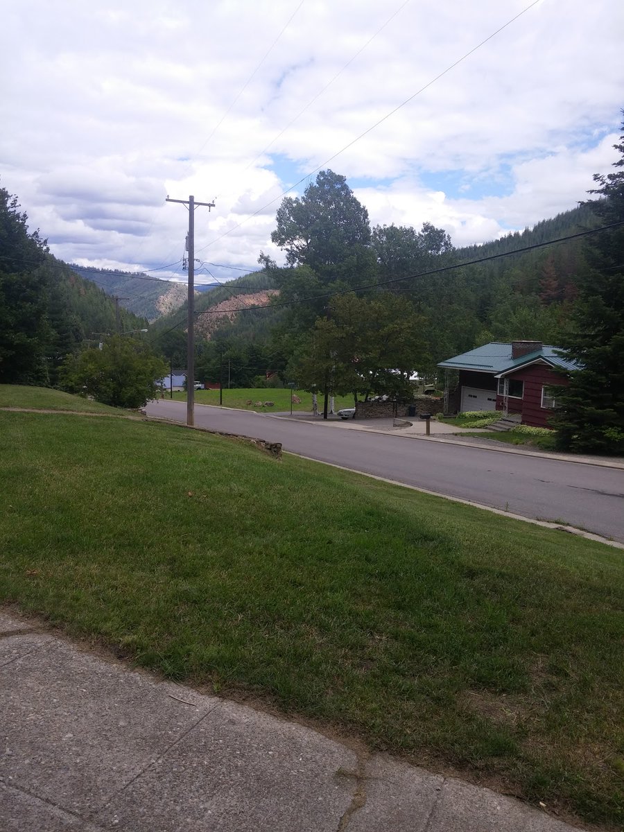 New town every hour on Twitter "Wardner, Idaho Population 176 Photos from Google Places API