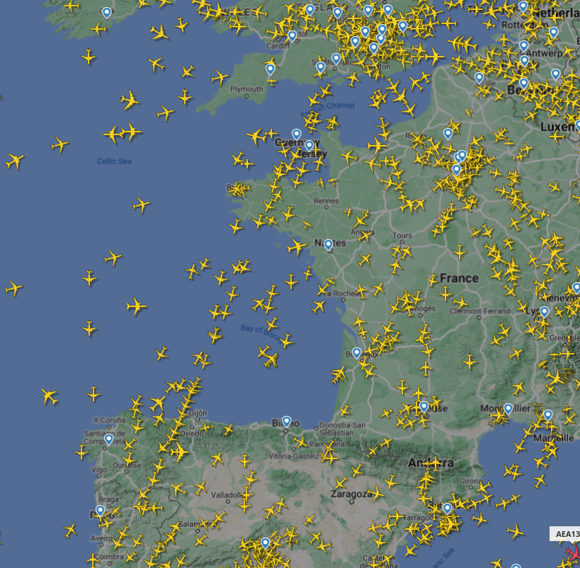 MetarTafCom's tweet photo. Leading to a parade of aircraft over the Bay of Biscay https://t.co/Tb8nG84E7Q