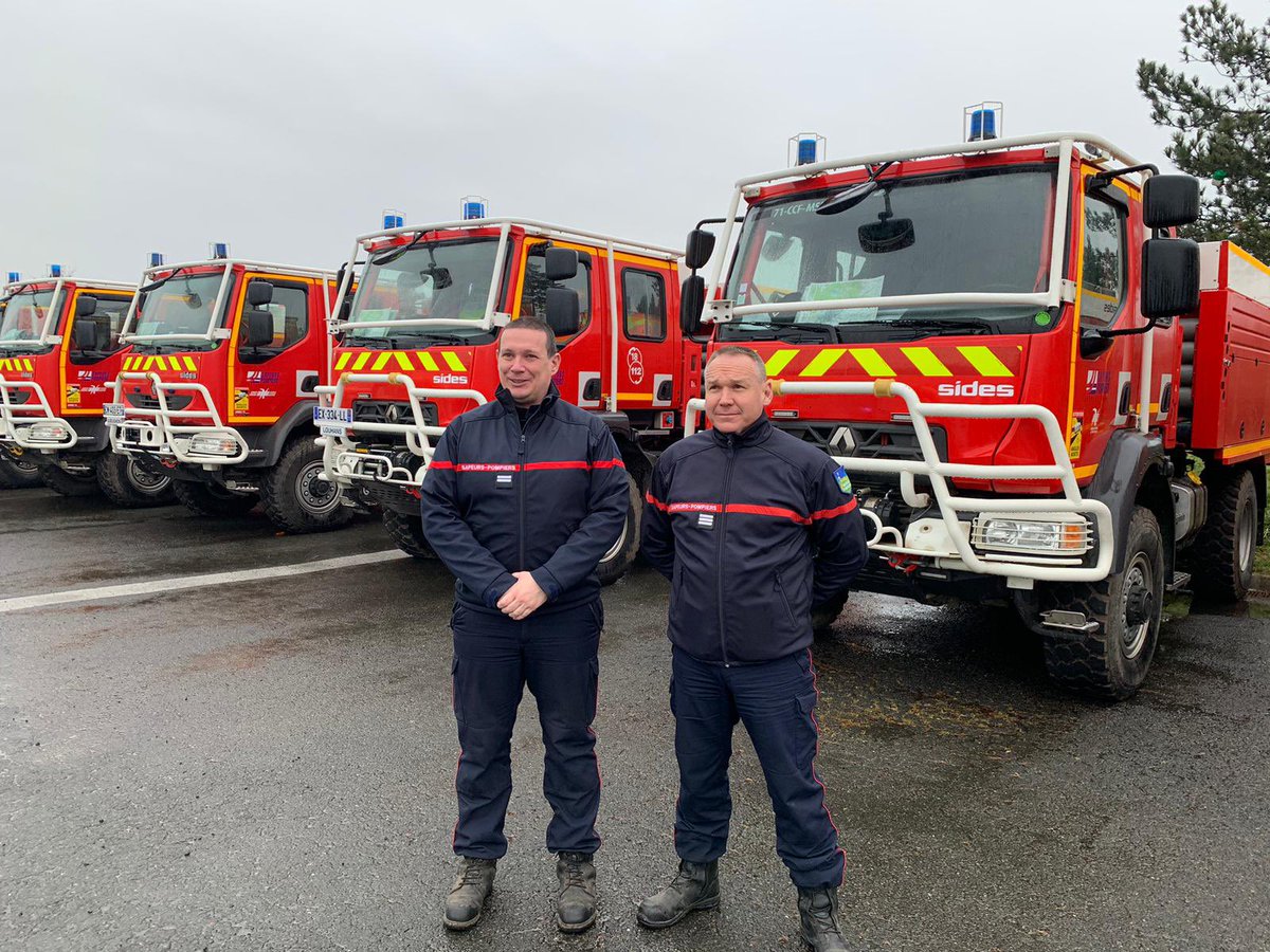 SDIS39's tweet photo. Cette semaine deux officiers du @SDIS39 ont suivi la 2ème semaine de #formation de chef de groupe 🔥 de 🌳 🌲 chez nos voisins du @sdis71.
Montée en compétences avant la saison ☀️ https://t.co/xvNENSmjcY
