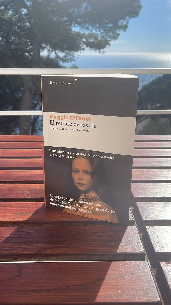carlesgonzalezg's tweet photo. Terminado ya! Una absoluta maravilla de @maggieofarrell en @LibrosAsteroide Te remueve la potencia de la historia, esos personajes que se quedan en ti y la bella tristeza en que te deja. Librazo imprescindible. Al nivel de ‘Hamnet’ o quizás por encima. https://t.co/49uxDbFYxm