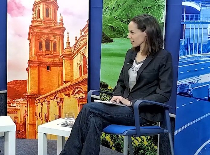 PREMIOS ARGENTARIA. La periodista de #ExtraJaén, Carolina Cañada <a href="/Social_Caroline/">Carolina Cañada</a>, ha sido premiada por la Revista digital Argentaria en la categoría de Comunicación y Cultura 2023. ¡Enhorabuena para nuestra compañera! extrajaen.com/cultura/la-per…