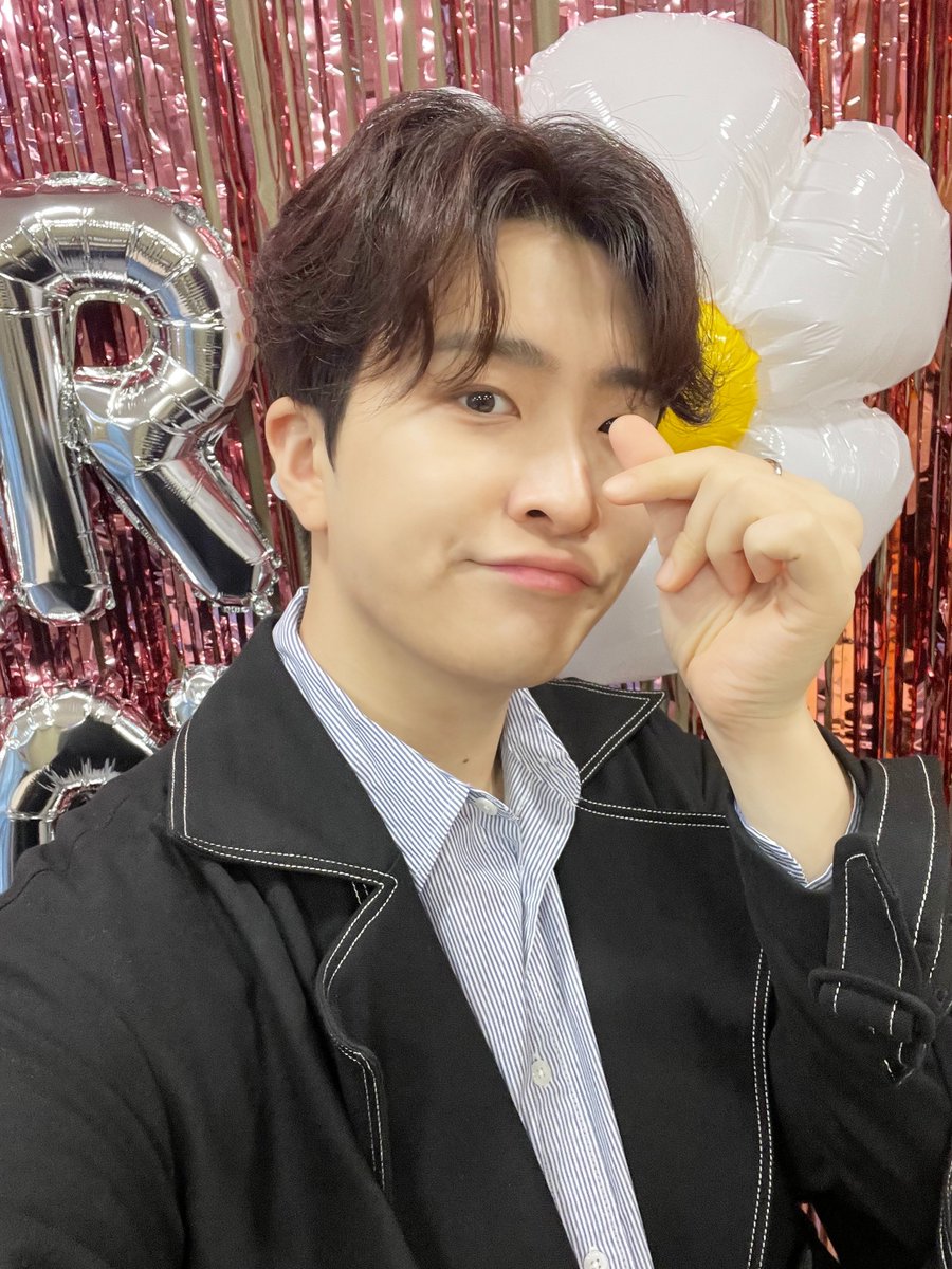 YOUNGJAExArs's tweet photo. [💌]

매일매일 보고싶은 아가새!
오늘 조금 쌀쌀해졌는데 'Errr Day' 들으면서 마음만은 따뜻한 봄 느끼시길 바라요!
많이 사랑해주세요~♾💚

#영재 #YOUNGJAE
#ErrrDay https://t.co/si9qLNlmhy