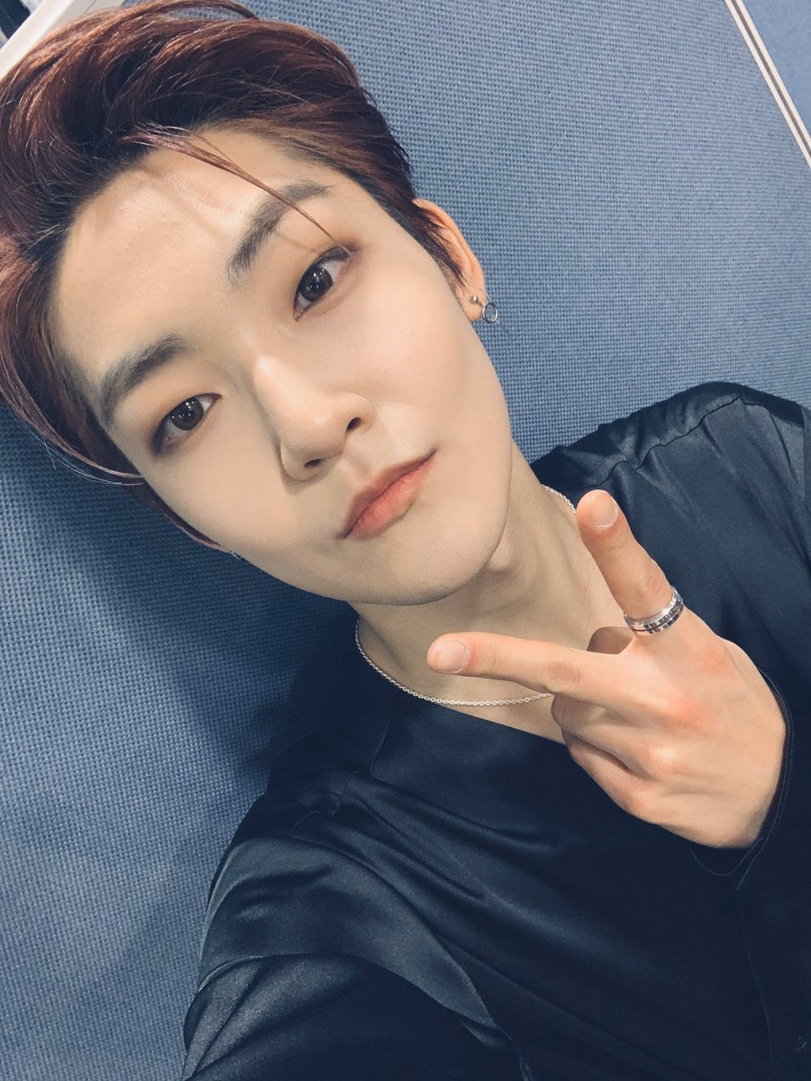 oftbz's tweet photo. The Boyz - Kevin
@WE_THE_BOYZ (200312)
#더보이즈 #TBZ 

[케빈] 조카의 첫 심장소리 듣고 소금구이로 축하파티했어용 🥰🥰🥰 heard my nephew/niece’s first heartbeats and had a congratulatory shrimp fest 🥰🥰🥰 #coolestuncle #babyaintevenbornyettho https://t.co/shXT86BxP5
