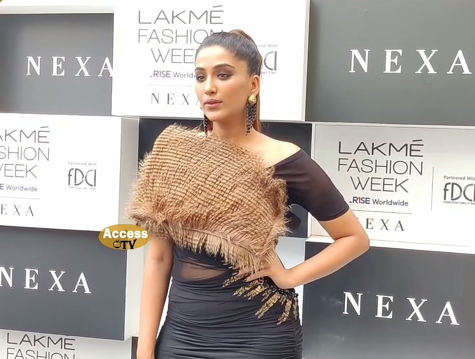 MoRanMyworld's tweet photo. Nimzii 🫀🤎🤎 deedar ho gya 😍
Ab Trending soon 🔥

#NimritKaurAhluwalia #ChardiKalaVichRehNimrit #LakmeFashionWeek2023 https://t.co/ZZVhYTdViG