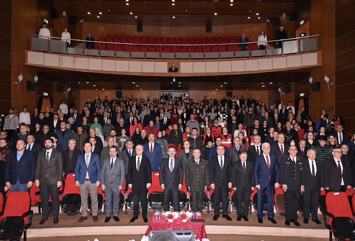 AydinValiligi's tweet photo. Valimiz Sayın Hüseyin Aksoy, Hidayet Sayın Kültür Merkezi’nde düzenlenen “12 Mart İstiklal Marşının Kabulünün 102. Yıldönümü ve Milli Şairimiz Mehmet Akif Ersoy’u Anma Günü” programına katıldı.

#12mart1921 https://t.co/w30bvC3hzR