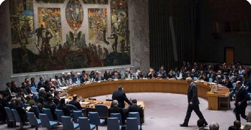 Il faut une négociation politique, une solution sécuritaire mais insiste-t-il, n'attendez pas des Nations-Unies qu'elles règlent des choses de manière magique et de manière instantanée à la place des autorités congolaises . Nicolas de Rivière, ambassadeur de la France UN