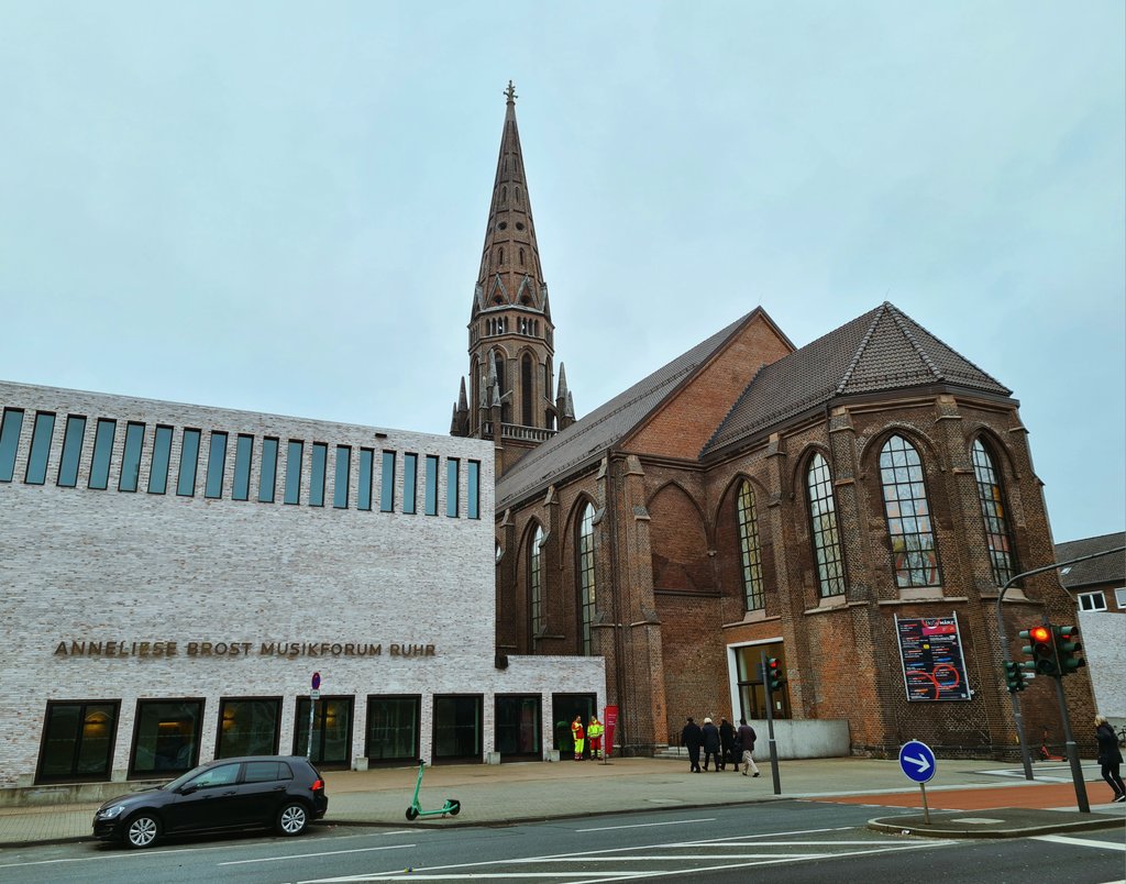 Opernjunkie's tweet photo. Trotz #MatiNéeDanke heute zum Aufwachen #Bach, #Haydn, #Mozart und #Beethoven im #AnnelieseBrostMusikforum in Bochum mit #KitArmstrong...schon ein Vorbote aufs #KlavierFestivalRuhr 🎹 https://t.co/USQFEeCIDK