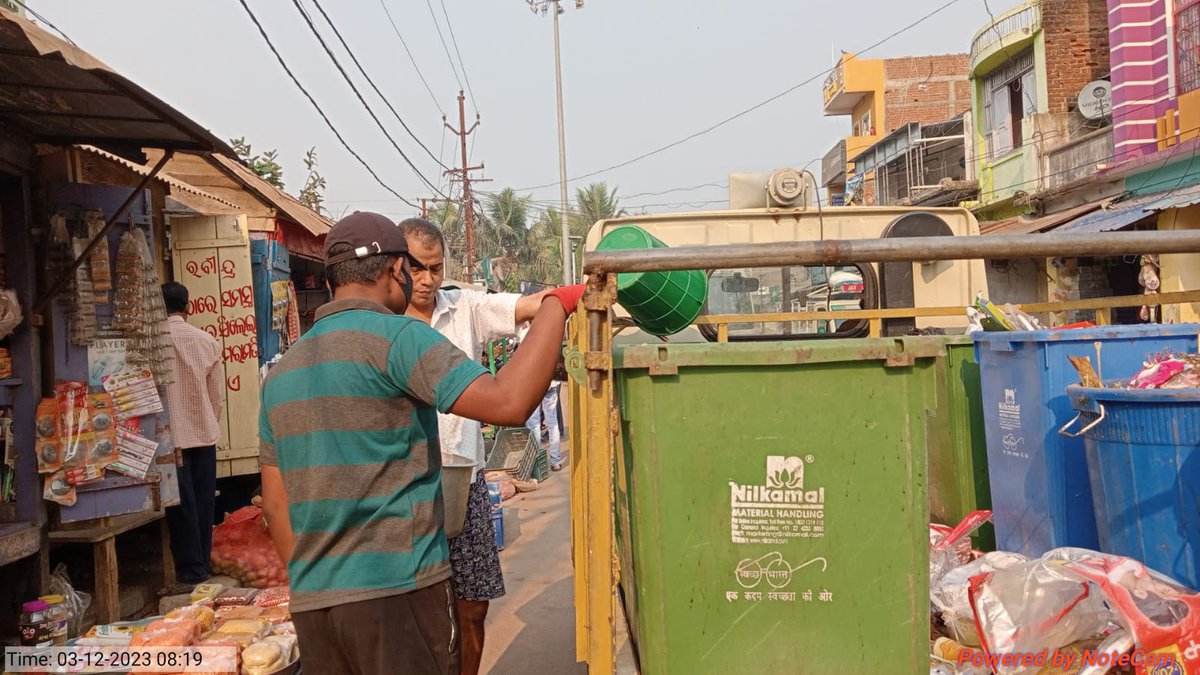 SuradaNac's tweet photo. Door to Door garbage collection drive continues in all wards. Request citizens to segregate the waste and Handover to the Swachh Bahan (BOVs). 
@sdmbnj @DUDA_Ganjam @Ganjam_Admin  @HUDDeptOdisha  
#D2DCollection
#Segregation
#Swachh_Surada_Sustha_Surada
#ସ୍ୱଚ୍ଛ_ସୋରଡା_ସୁସ୍ଥ_ସୋରଡା https://t.co/odw2yCqOLi