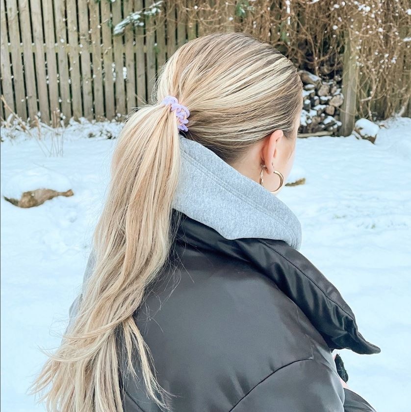 We ❤️a perfect ponytail like this!

A perfect set for Spring is the Pretty in Pink collection

✨1 x Baby Pink SpiraBobble
✨1 x Candy Pink SpiraBobble
✨1 x Rose Pink SpiraBobble

#SpiraBobble #hairupspirallystylishly #ponytail #ponytailgoals #snow #hairinspiration #hairfashion
