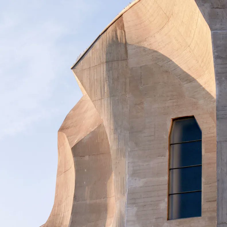 roadbook's tweet image. The Goetheanum in #Switzerland is considered a masterpiece in #ExpressionistArchitecture and was founded in the 20th century as part of an esoteric, mystical movement. Venture to enthralling #European art spots this summer: buff.ly/3mFDdOb