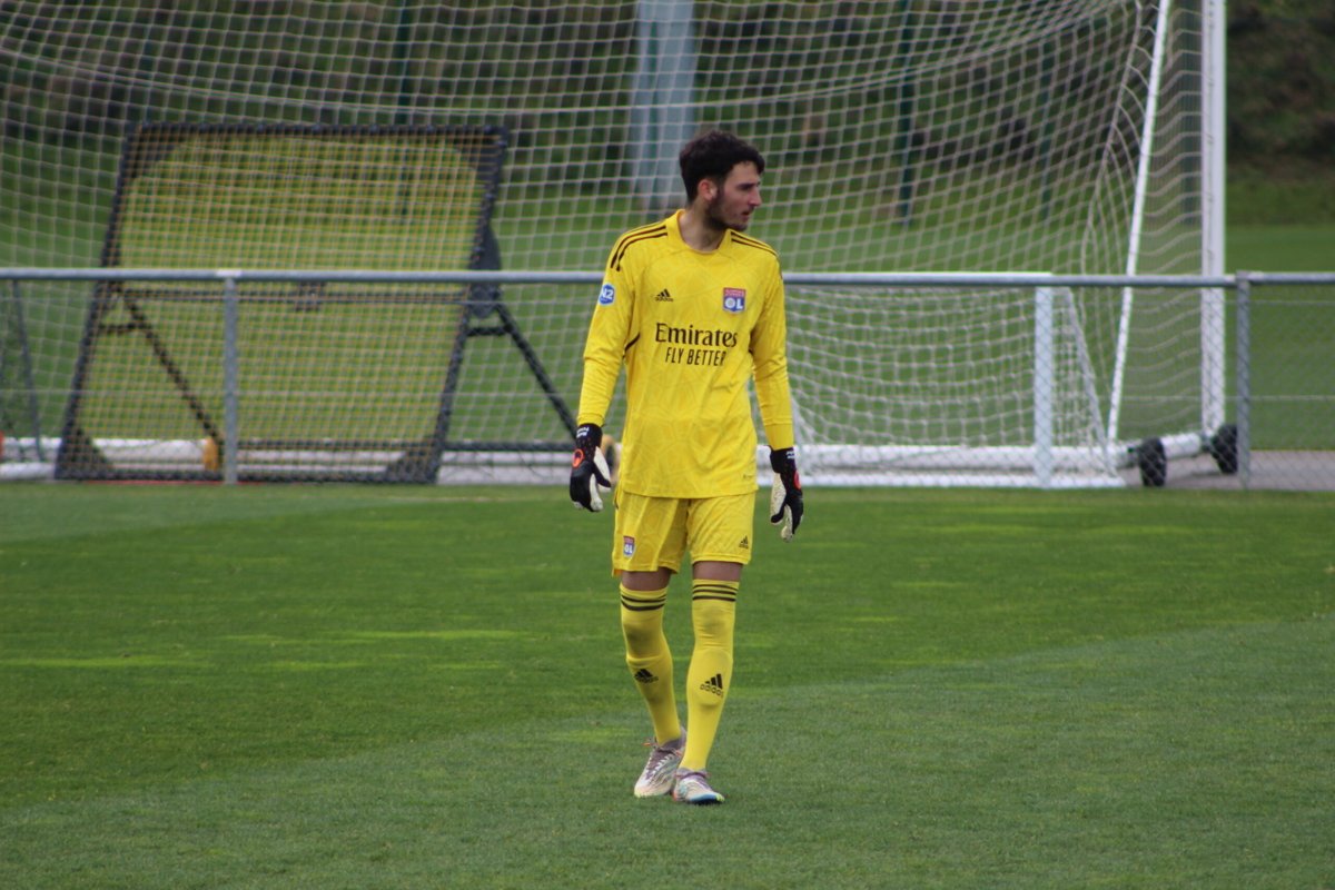 OL__Plus's tweet photo. #Patouillet et El #Arouch observés pour l'équipe de France #U19
@momo_elarrouch @equipedefrance #Bleuets 
(O&amp;L : https://t.co/lS7q1W7Ud7) https://t.co/n2qWlt3DMz