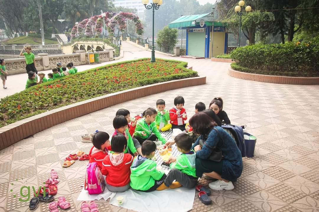 GVIVietnam's tweet photo. Rainbow kids visited Hanoi Zoo and had lunch with teachers and housemom.

This is a precious occasion for students to observe and feed real animals which they have been taught. Teachers will ask about what they saw in the next lesson. https://t.co/ani4uRLSCs