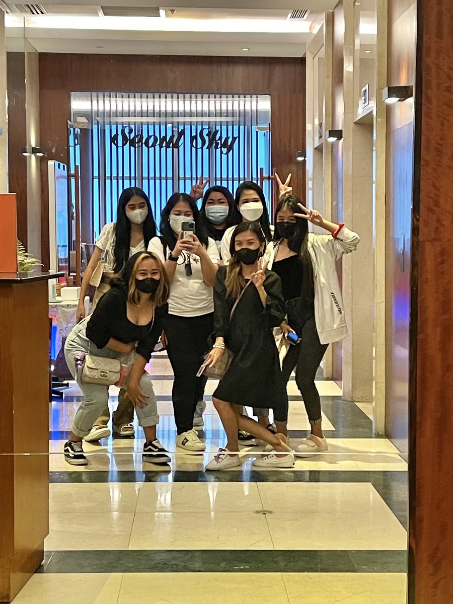 giselavish's tweet photo. 220312 One year today!!! Flew to Mnl just to finally meet my fairy besties and ofc watch #PTDLIVEVIEWING #PTD_ON_STAGE_SEOUL 🤸🏻♀️💜🧚🏻♀️
@BTS_twt uwu https://t.co/eMhgxZnvET