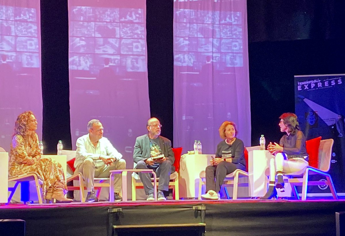 mabrito67's tweet photo. Noche especial hablando de nuestra novela #CasaDores como invitados del Festival Atlántico del género negro @TenerifeNoir Muchísimas gracias a la organización. @TyrionTargarien @AngelesJimenez_ @giraldezT @Inmavinuesa1 https://t.co/JsmpCV1rjT