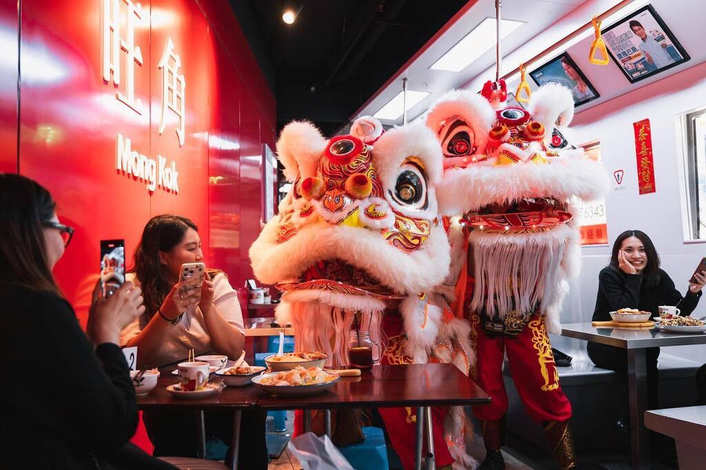 Finding a snack at Mong Kok MTR station @rhodes_central 
.
.
.
.
.
.
.
.
.
.
#sydneylifestyle
#sydneyaustralia
#sydneysbest
#australiasbest
#travel
#photography
#photoshoot
#photographer
#photooftheday
#photoofthedays
#photomafia
#picoftheday
#bestofthed… instagr.am/p/Cpr2OFLyOMw/