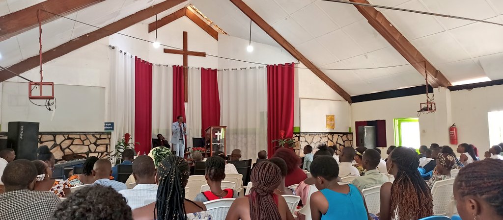 Baptist_youths's tweet photo. Today at #AEBR Kacyiru Parish, we were blessed by the visit of the #LegalRepresentative of #UEBR who gave a sermon during the service:

He preached on God's timing on our lives, he reminded #Christians to pay attention during struggles and in blessings
#Ecclesiastes 3 https://t.co/W71cusU4Yl