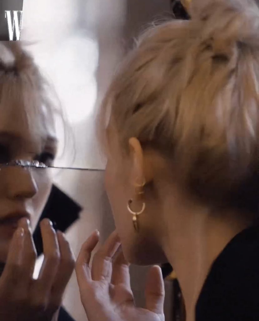 ennivsomi's tweet photo. Prada girl
https://t.co/UMohCXnVuV