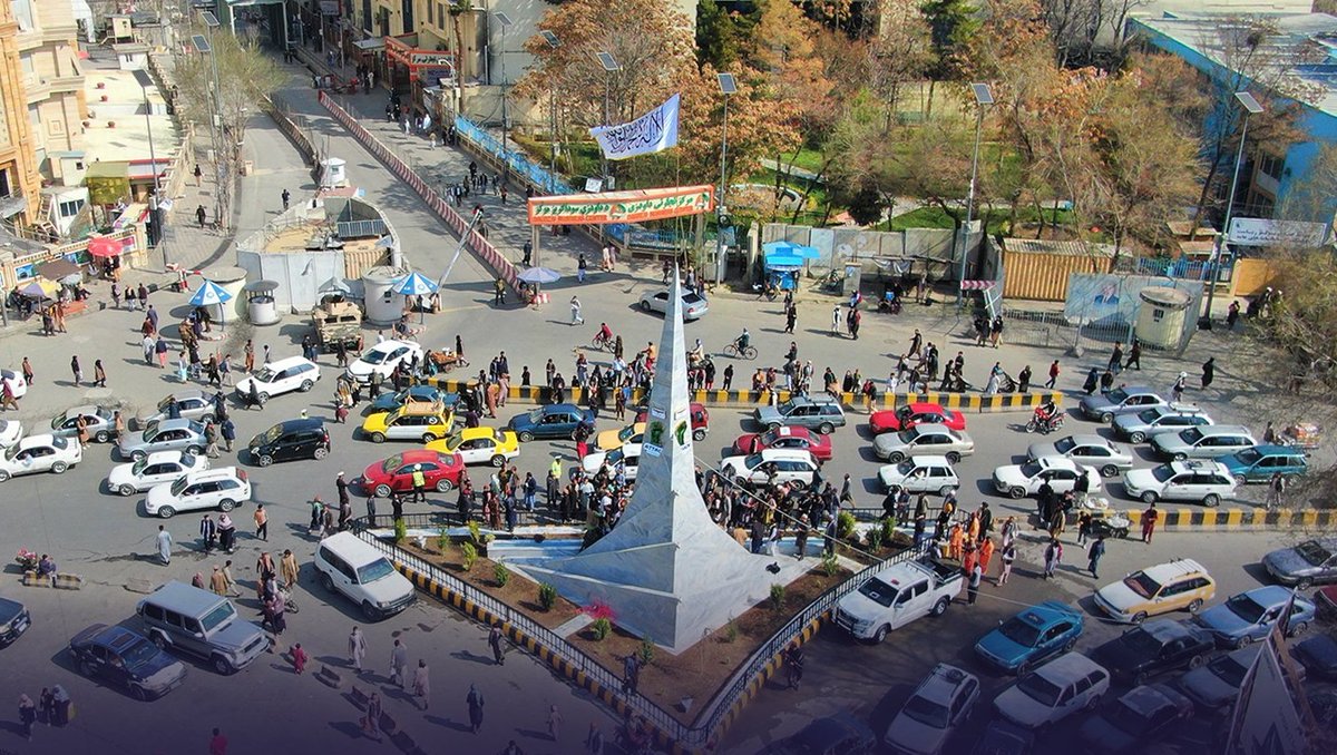 ArianaNews_'s tweet photo. از یک نماد جدید در چهارراهی ملک اصغر شهر کابل رونمایی شد

شاروالی کابل می‌گوید که ساخت این نماد دو میلیون افغانی هزینه برداشت و طی شش ماه تکمیل شد.

#ArianaNews #Kabul #KabulMunicipality #beutification https://t.co/iNDJKrD2Et