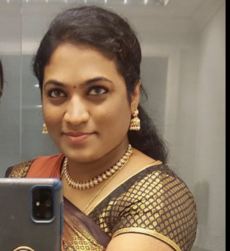 ThenmozhiEzhil's tweet photo. நிகழ்ச்சியை தொகுத்து வழங்கிய தருணம்…💥😊
#thenmozhiezhil #digitaltrainer #journalistthenmozhi #eventhost #anchorthenmozhi https://t.co/tWW974Ux97
