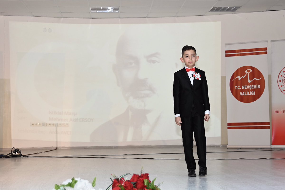 nevsehirvalilik's tweet photo. 📍#İstiklalMarşımız102Yaşında 

Valimiz İnci Sezer Becel, İl protokol üyeleri ile birlikte, İstiklal Marşı’mızın kabulünün 102. yıl dönümü ve Milli Şairimiz Mehmet Akif Ersoy’u Anma Günü nedeniyle düzenlenen programa katıldı. 
⤵️ https://t.co/CvvkYn633O