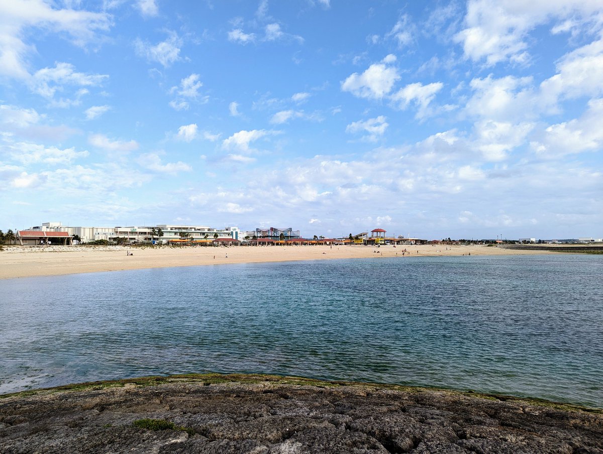 0116junjun's tweet photo. お散歩@美らSUNビーチ
今日はいい天気でしたね☀
飛行機が飛び立つのを見ながらの楽しい散歩でした😊 https://t.co/WnwTadgQdX
