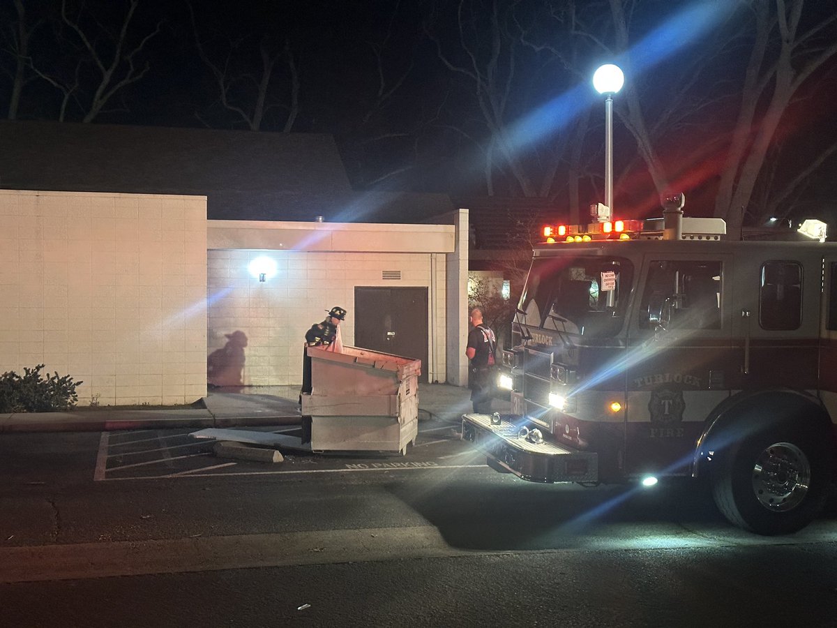 TurlockCityNews's tweet photo. #Turlock Fire units responded to a reported commercial working structure fire at the Turlock Senior Center on Cahill Ave, at about 1:39am on Sunday.
Upon arrival, #TurlockFire found a small debris fire up against the building burning it and causing a moderate haze in the area. https://t.co/5La8ZQvFoK