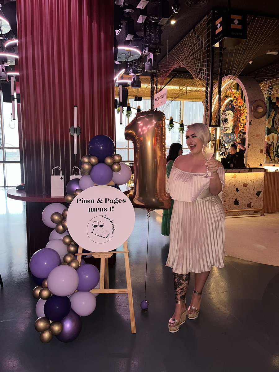 Mrs_Music_DXB's tweet photo. Great day celebrating my book clubs 1st Birthday! 💕 It’s definitely sort of a wine club too…👀 https://t.co/jDez6zjrVi