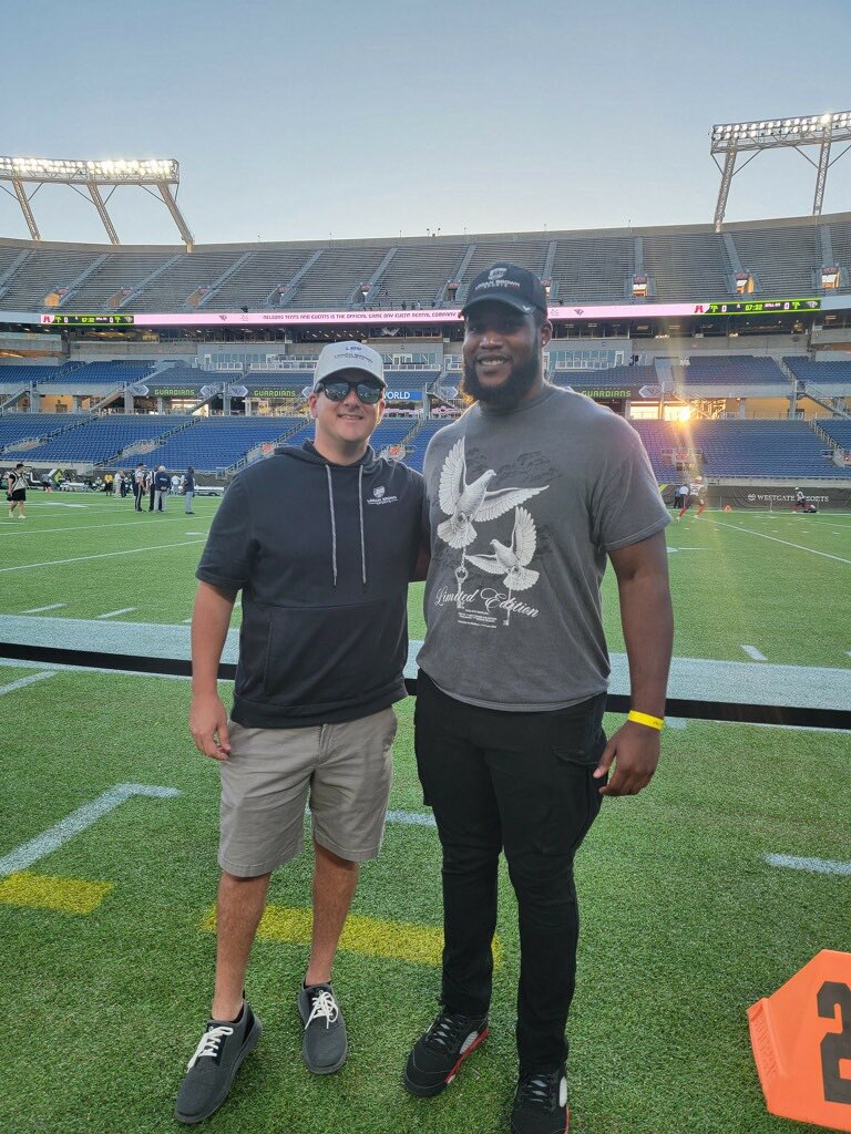 LBSAgent's tweet photo. Got to see my guy and the best LB in the XFL Tavante Beckett last night. It was even better to be able to share the XFL game day experience with my guy @PaitonFears before he leaves for his Pro Day next week. #LoganBrownSports #Family https://t.co/8pnNDvnw5E