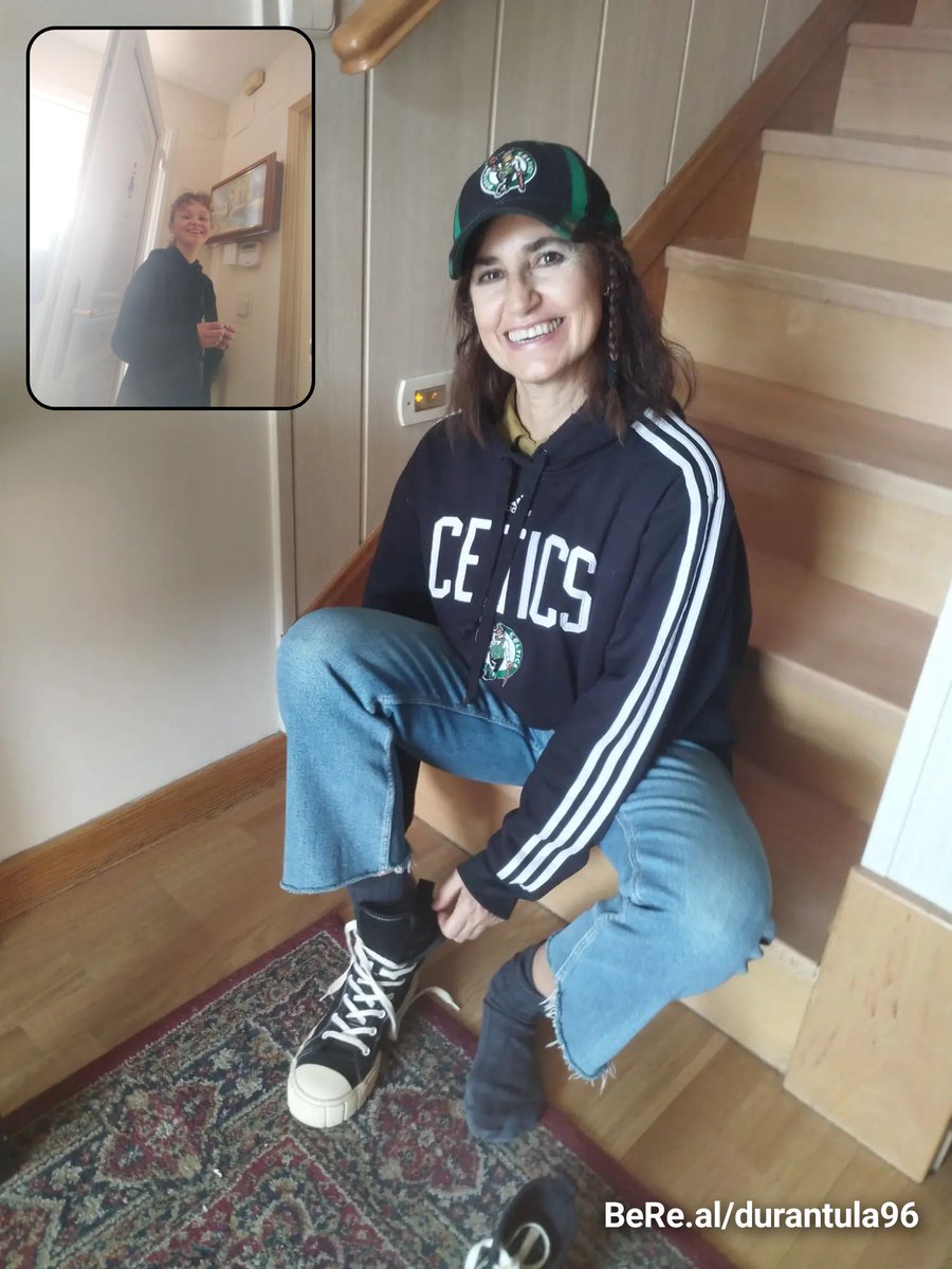 samy_rondo9's tweet photo. Mi madre poniéndose ropa de mis hermanos y mía de los Celtics ☘️ para ir a ver un un partido de la LEB Oro entre el @MovistarEstu y el Almansa, tiene que ser lo más cute de este 2023.
#BleedGreen
#CelticsNation
#TeamLeti https://t.co/gWk0VHE0gm