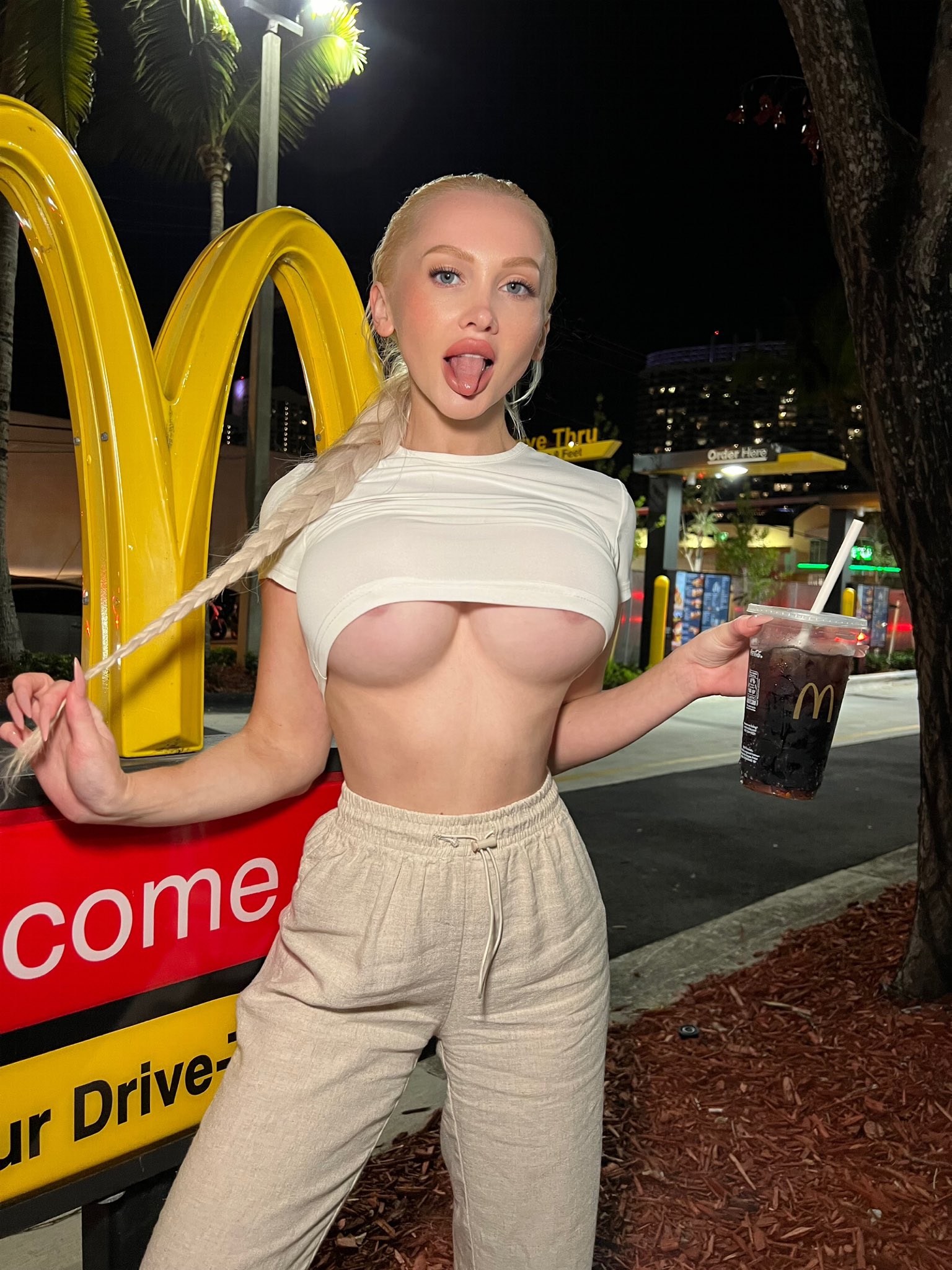 McBoobs for lunch? 🍔 https://t.co/hnrb8qsyrs