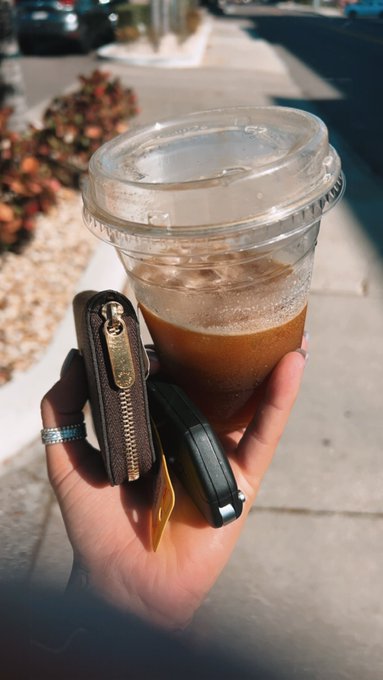 But first coffee ☕️ https://t.co/8ULVsAFf40