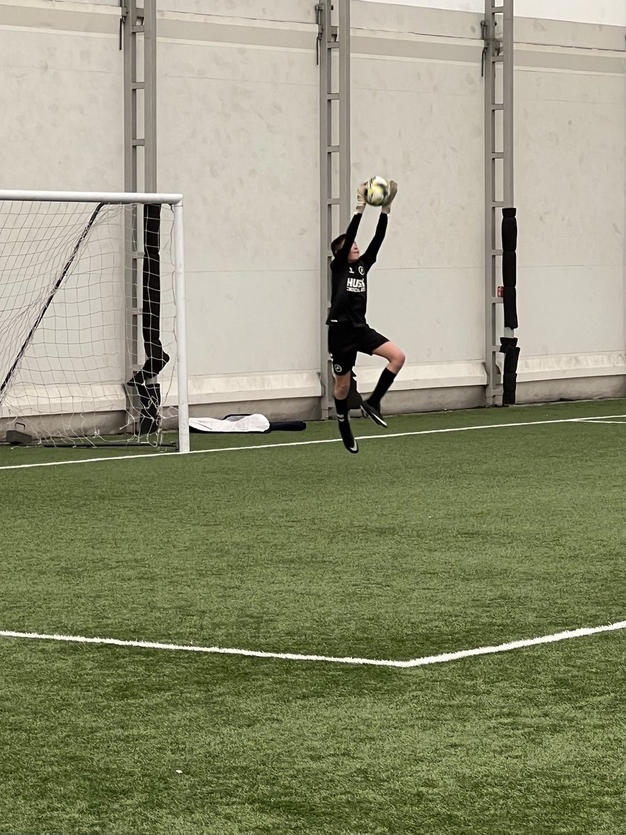 Mikecowley25's tweet photo. Great result and performance from this one today π¦π§€keep working hard boy π @MillwallFC @ColU_Official @NOLUTALKIN #keeper #hardworkpaysoff #millwall #Colchester #U11 #teamJD1 #gkunion #littlebart #CC1 https://t.co/M5wt1cFOtX