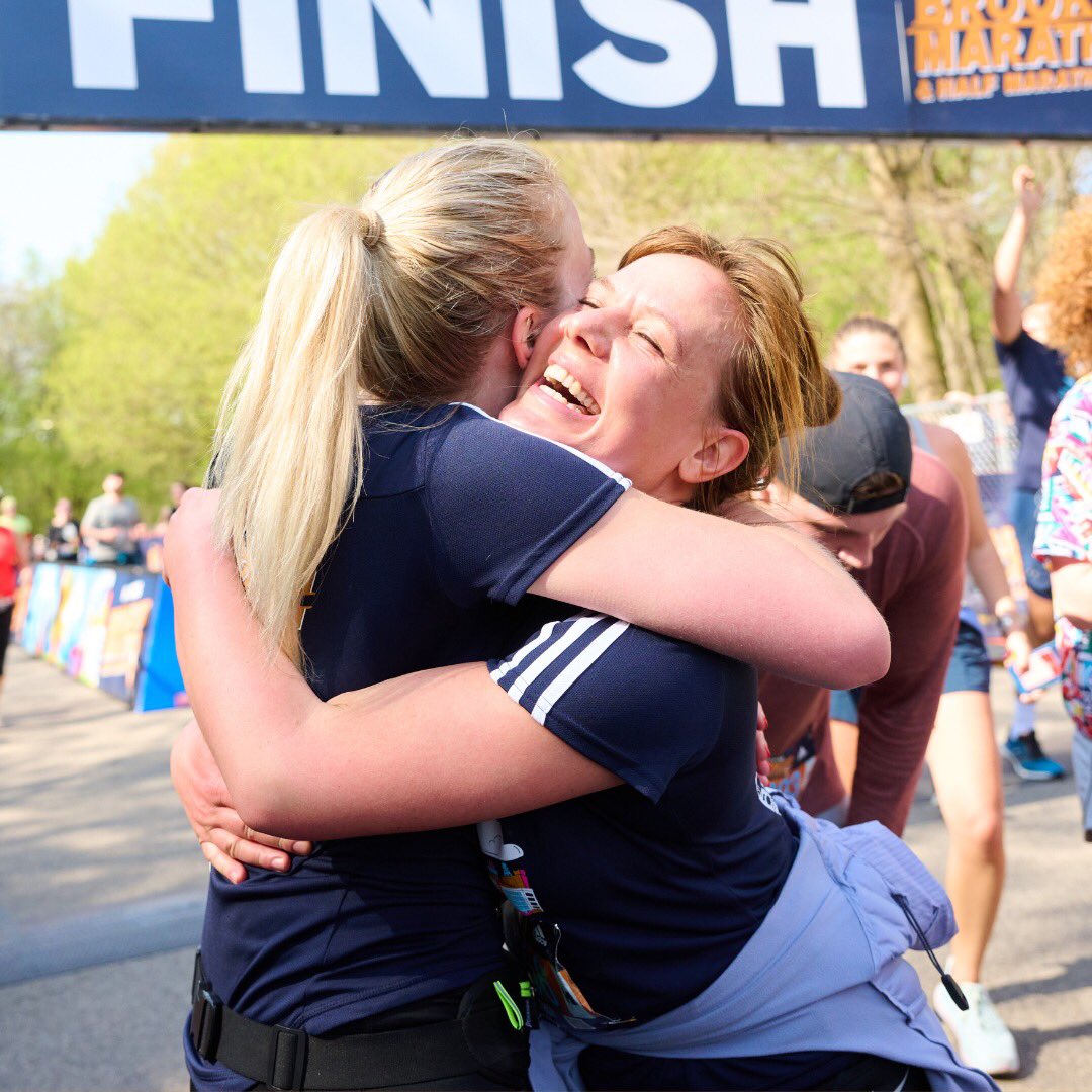 Spring forward towards the finish line! We may have lost an hour of sleep last night but we’re one hour closer to the #NYCRUNS @BK_HalfMarathon! Don’t wait to register — the price goes up this week! Sign up now: nycruns.com/race/nycruns-b….