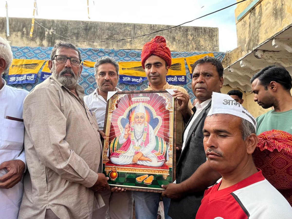 prabhakarg_aap's tweet photo. सुनारिया कलां में आयोजित जनसभा में सम्मिलित हुए।हरियाणा में भी जल्द ही दिल्ली पंजाब की तरह अरविंद केजरीवाल जी का मॉडल चलेगा । 

@AAPHaryana https://t.co/J3RytrTItu